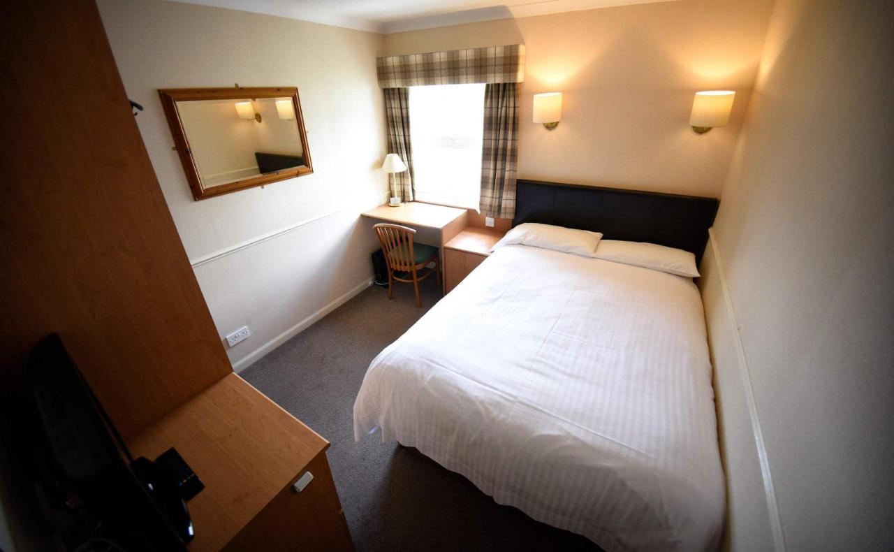 Hotel The Caledonian Portree Exterior foto